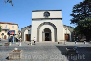 Cura di Vetralla - La chiesa e la piazza santa Maria del soccorso