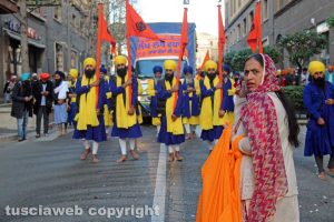 Il corteo dei sikh