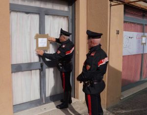 Civitavecchia - Il centro massaggi sequestrato dai carabinieri