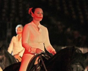 Alessia Germoni durante lo spettacolo "Testimonianza"