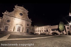 Viterbo di notte