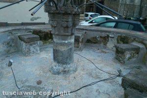 Viterbo - La fontana di Pianoscarano senza acqua