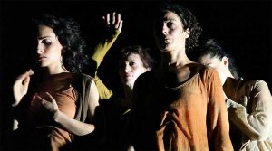 La compagnia Atacama in "Migranti"