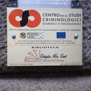 La targa del Csc (Centro studi criminologici)