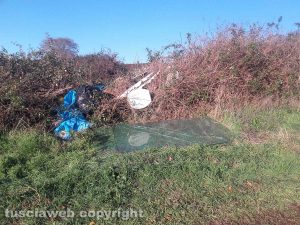 Ronciglione - Rifiuti in località Vecchia fontanaccia