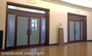 Viterbo - Provincia - Palazzo Gentili - L'ingresso della sala del consiglio