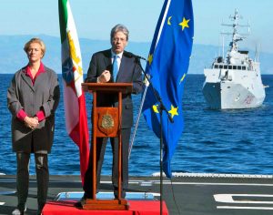 Gentiloni in visita alla nave Etna