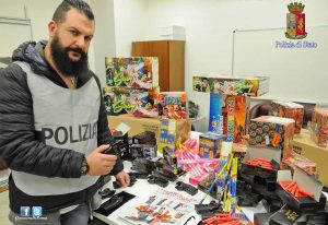 Roma - Il materiale sequestrato dalla polizia