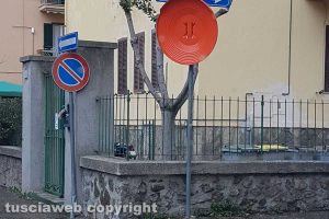 Viterbo - Lo specchio andato in frantumi