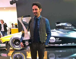 Gustavo sandrucci premiato da Renault sport a Parigi