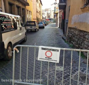 Viterbo - Via del Pavone chiusa