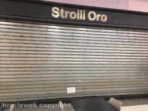 Viterbo - Furto da Stroili oro