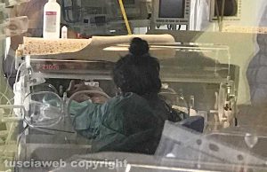 Viterbo - Una mamma all'ospedale Belcolle