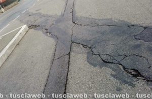 Viterbo - Una strada rattoppata