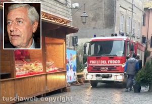 Viterbo - I vigili del fuoco al centro "ApertaMente" - Nel riquadro il sindaco Leonardo Michelini