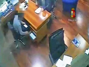 Frosinone - Patenti facili - Un'immagine dell'operazione Pay to drive