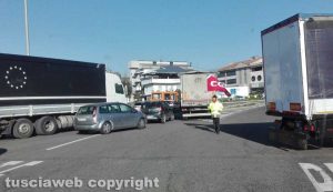 Orte - I lavoratori della Pavimental bloccano il casello
