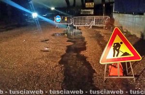 Viterbo - Una buca transennata al Poggino