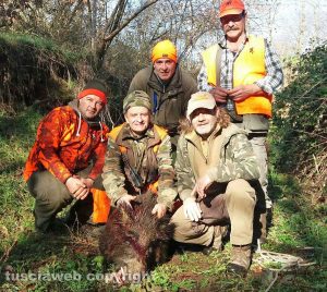 Tuscania - Caccia al cinghiale per i cacciatori dell'azienda faunistico-venatoria Pantalla