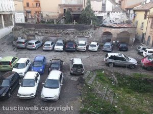 Viterbo - Degrado in piazza Campoboio