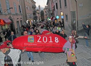 Viterbo - La calza più lunga del mondo