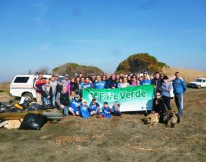 Tarquinia - I volontari di Fare Verde sulla spiaggia di San Giorgio