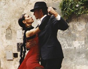 Due ballerini ballano il tango