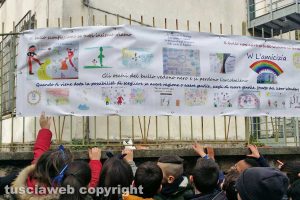 Viterbo - I piccoli studenti di Bagnaia dicono no al bullismo