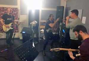 Povia e i Giorni anomali in sala prove