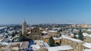 Viterbo imbiancata dalla neve