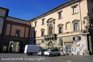 Viterbo - Il palazzo del Sindaco in piazza del Comune