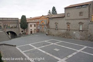 Viterbo - Piazza San Lorenzo