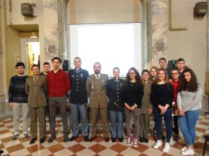 Viterbo - I militari dell'esercito al liceo scientifico Ruffini