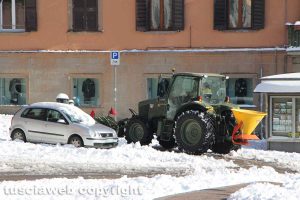 Viterbo - Spazzaneve a piazza della Rocca