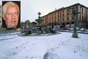 La neve a Viterbo - Nel riquadro il sindaco Leonardo Michelini