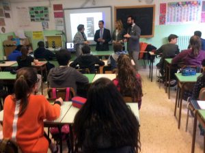Grazia Ferro, Fabrizio Dell'Uomo, Carla Picozza e Andrea Adami in classe