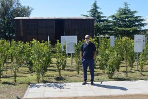 Tarquinia - Il regista Moscati al memoriale della Shoah di Semi di pace