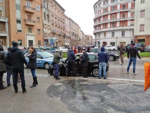 Macerata - Spari in città, la polizia ha fermato un uomo