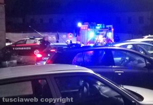 Viterbo - I carabinieri e i vigili del fuoco a piazza Sallupara