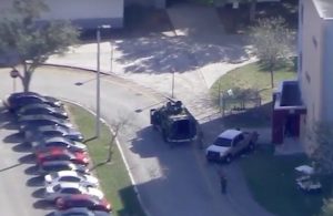 Sparatoria in una scuola a Parkland