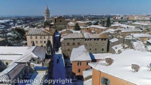 Viterbo imbiancata dalla neve