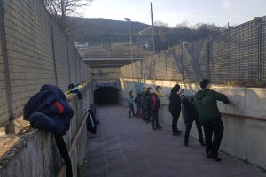 Orte - Gli studenti realizzano un murale in stazione