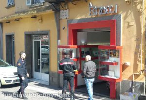 Viterbo - Rapina alla gioielleria Bracci