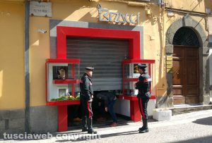Viterbo - Rapina alla gioielleria Bracci