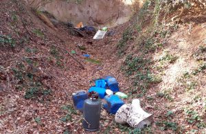 Ronciglione - La discarica a cielo aperto nella faggeta Macchia grossa