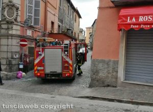 Viterbo - I vigili del fuoco in via Lucchi