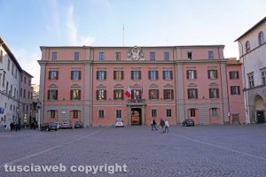 Viterbo - Il palazzo della Prefettura