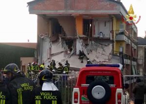 Crollo alla palazzina di Rescaldina, nel milanese