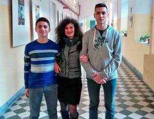 Andrea Cesari e Alessandro Ferri con la professoressa Angela Calabrò