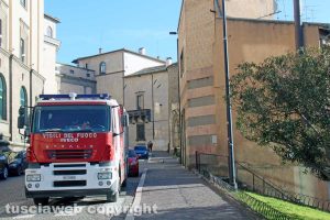 Viterbo - L'intervento dei vigili del fuoco in via Ascenzi